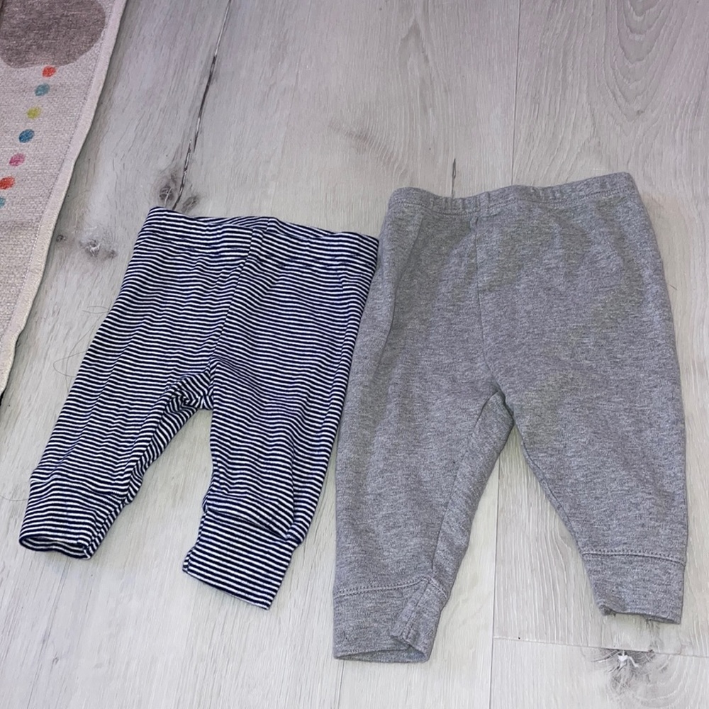 Bundle of two 0-3 month pants